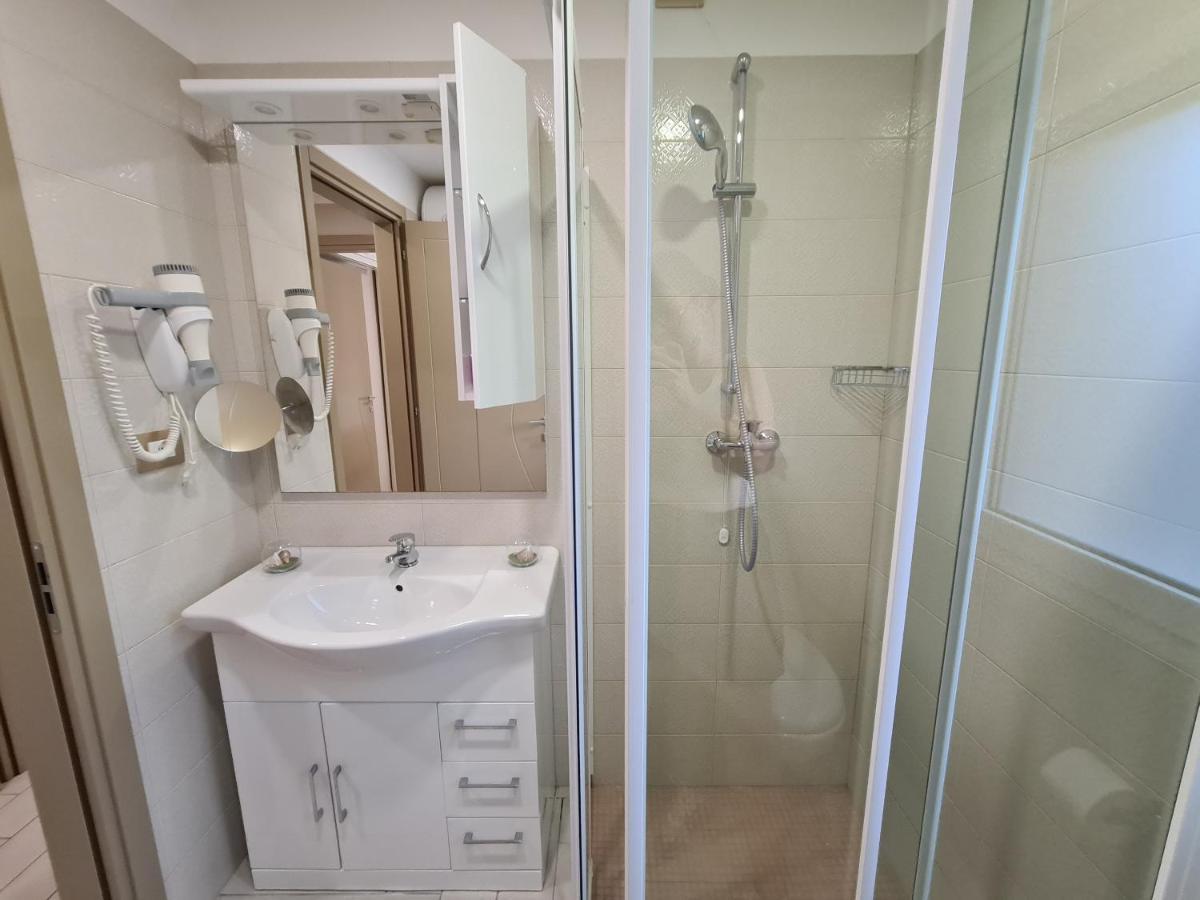 Nero D'Avorio Apartments Rimini Esterno foto