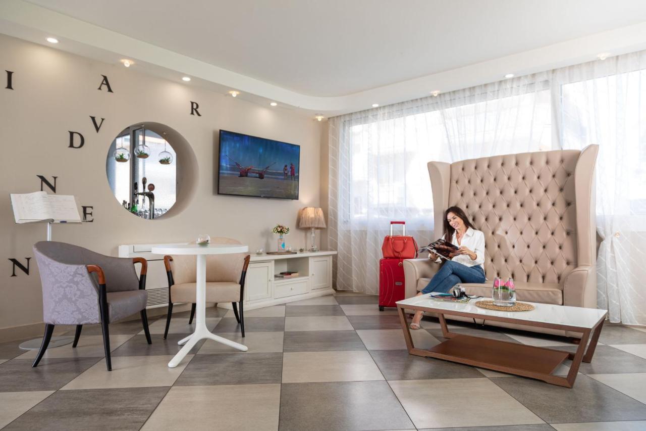 Nero D'Avorio Apartments Rimini Esterno foto